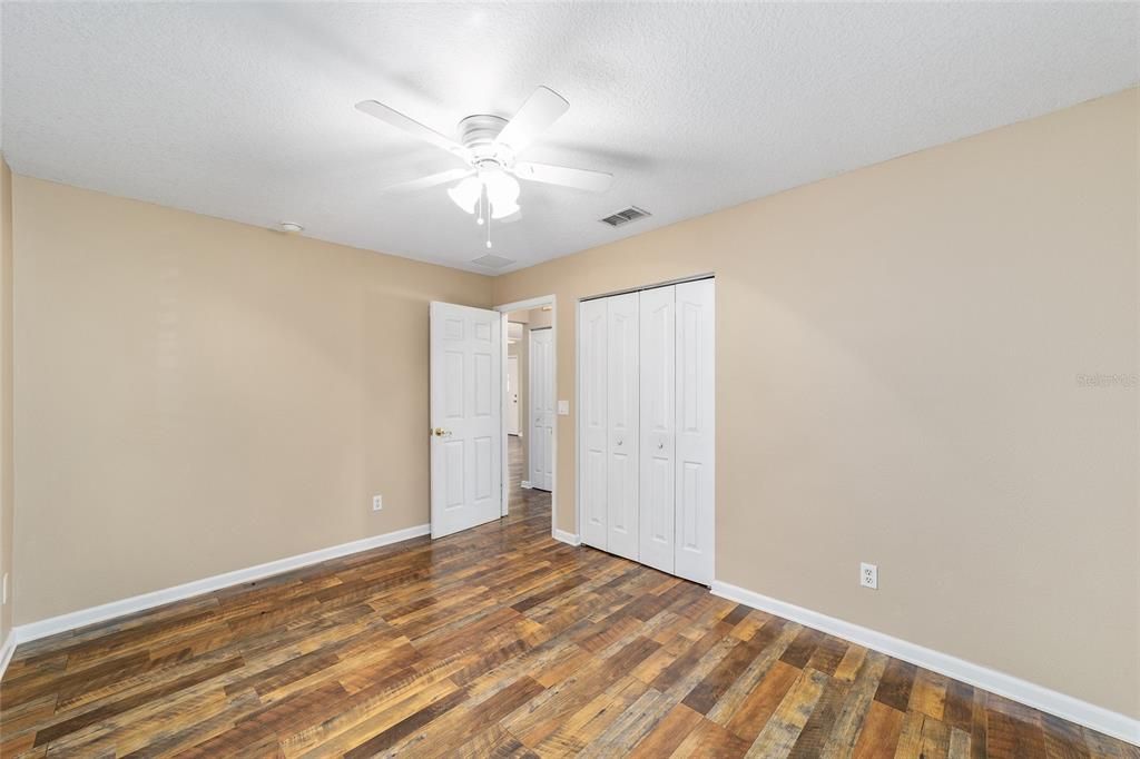 Active With Contract: $238,500 (3 beds, 2 baths, 1342 Square Feet)