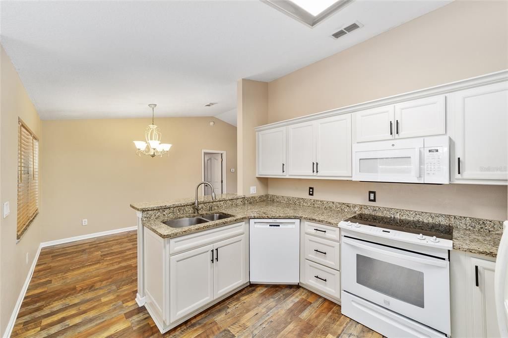 Active With Contract: $238,500 (3 beds, 2 baths, 1342 Square Feet)