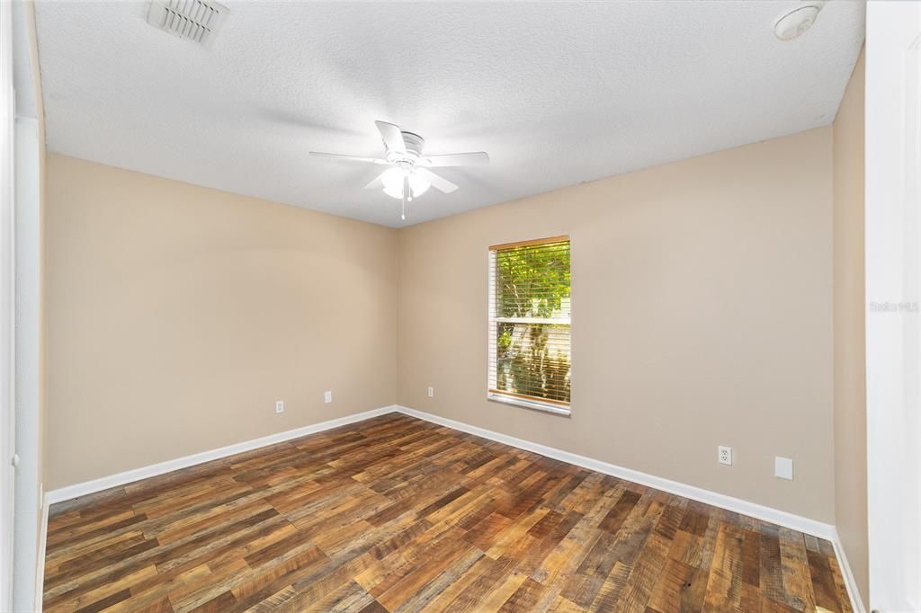 Active With Contract: $238,500 (3 beds, 2 baths, 1342 Square Feet)