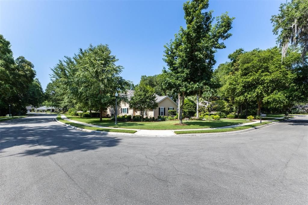 For Sale: $669,000 (3 beds, 2 baths, 2566 Square Feet)