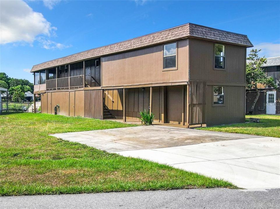 Upstairs and downstairs unit with parking pad