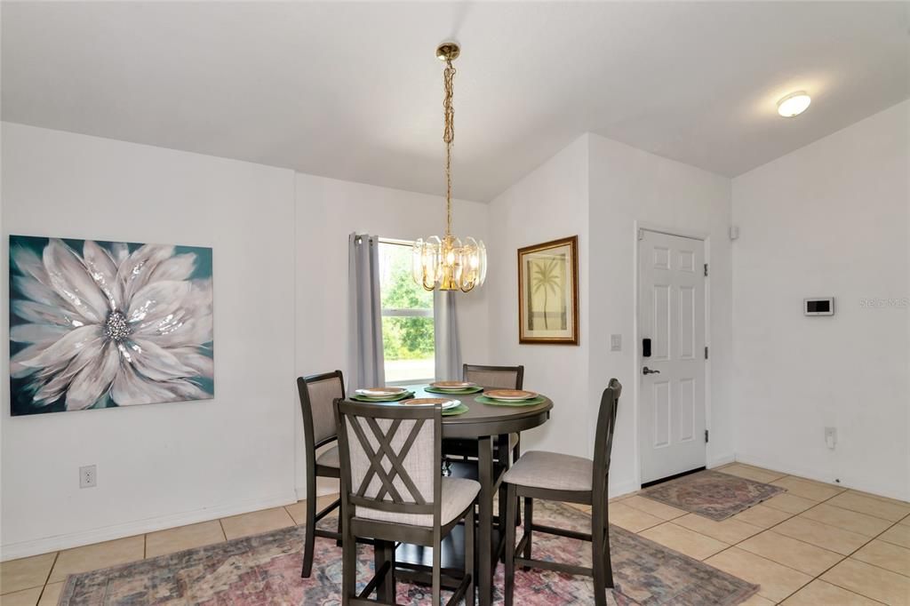 For Sale: $329,900 (3 beds, 2 baths, 1367 Square Feet)