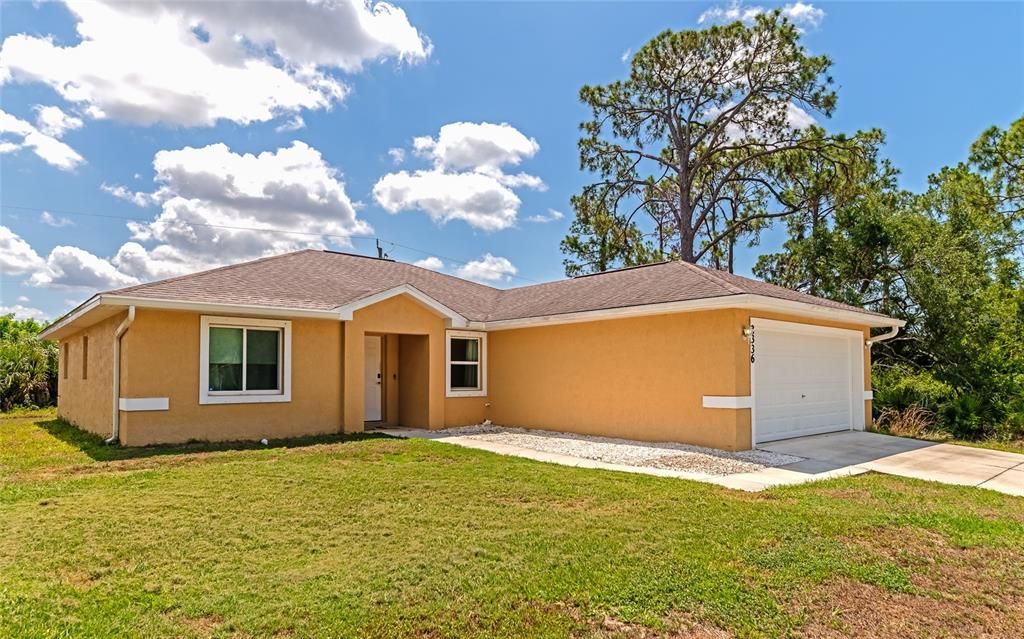 For Sale: $329,900 (3 beds, 2 baths, 1367 Square Feet)