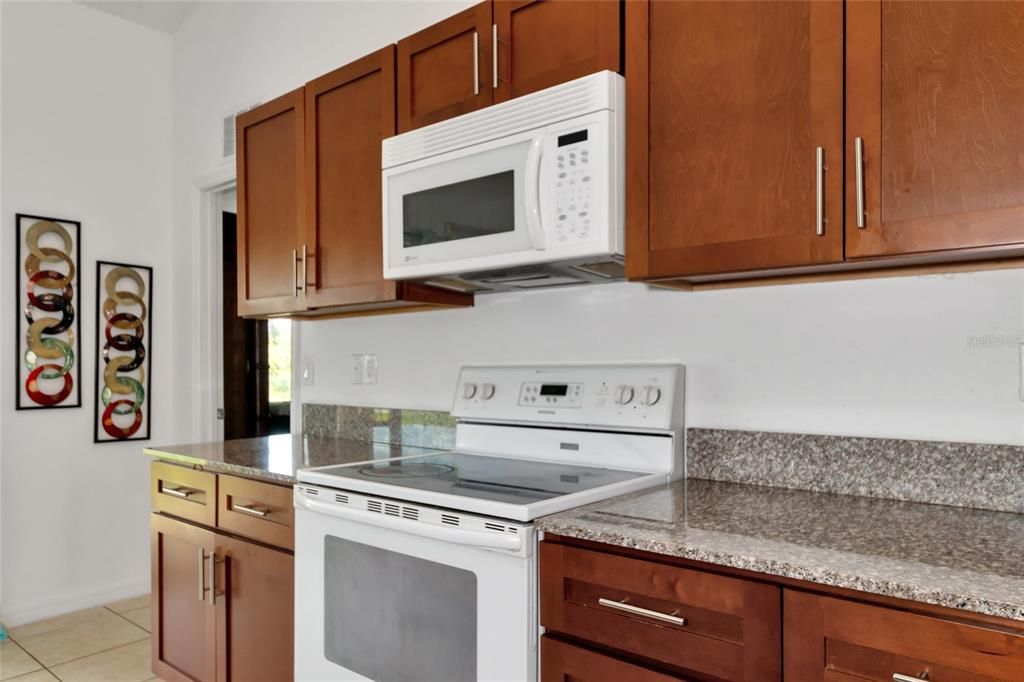 For Sale: $329,900 (3 beds, 2 baths, 1367 Square Feet)