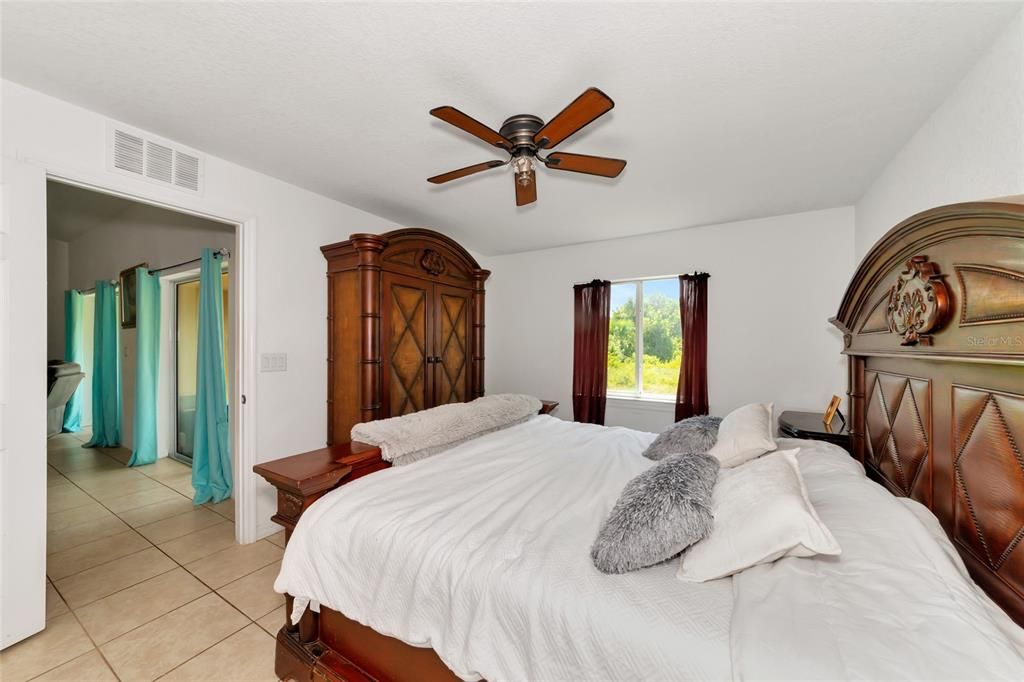 For Sale: $329,900 (3 beds, 2 baths, 1367 Square Feet)