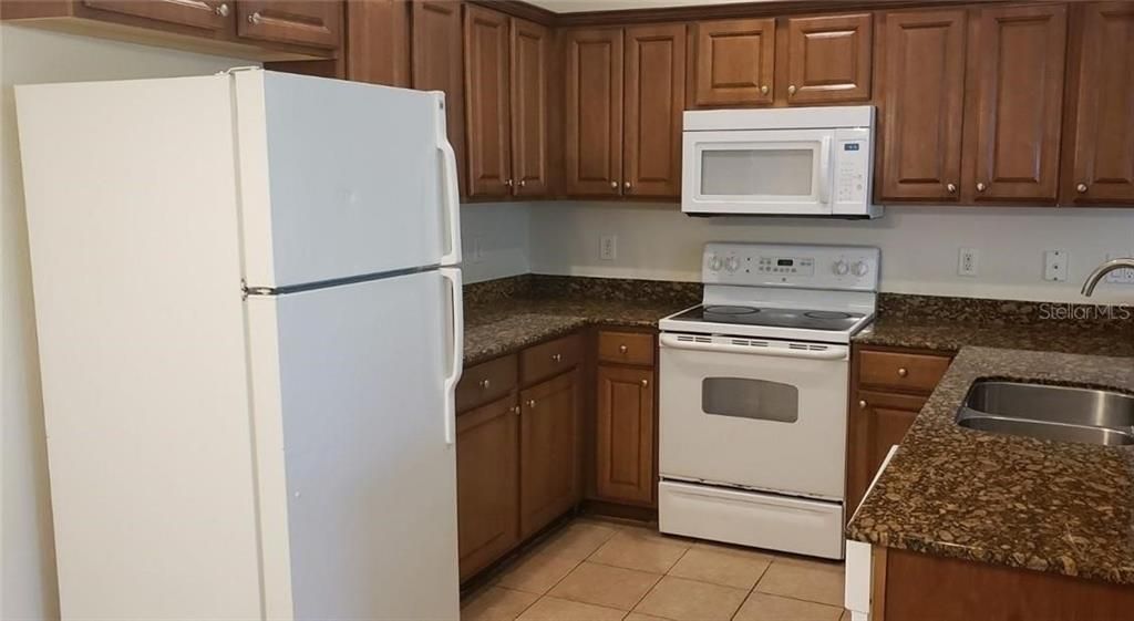 Active With Contract: $1,750 (3 beds, 2 baths, 1260 Square Feet)