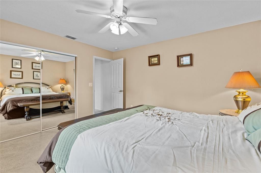 For Sale: $365,500 (3 beds, 2 baths, 1947 Square Feet)