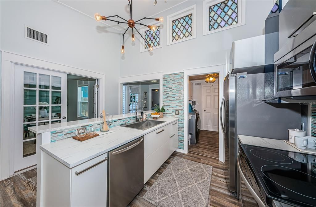 Active With Contract: $450,000 (3 beds, 2 baths, 1161 Square Feet)