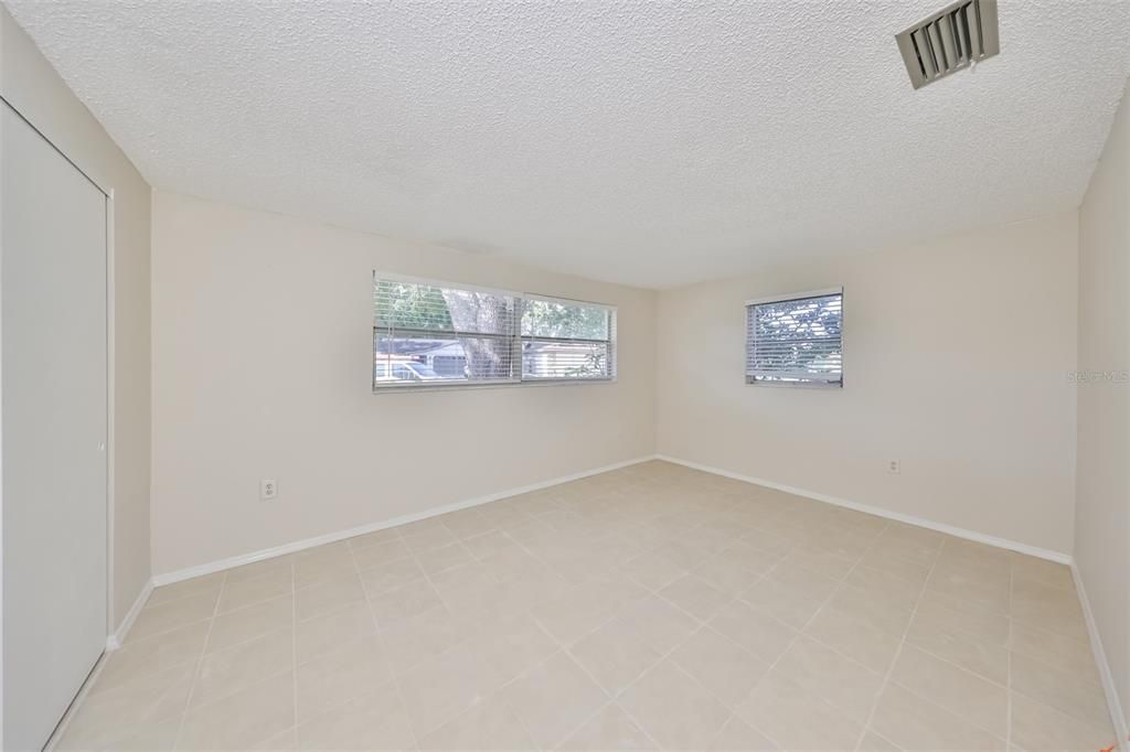 For Sale: $324,900 (2 beds, 2 baths, 1340 Square Feet)