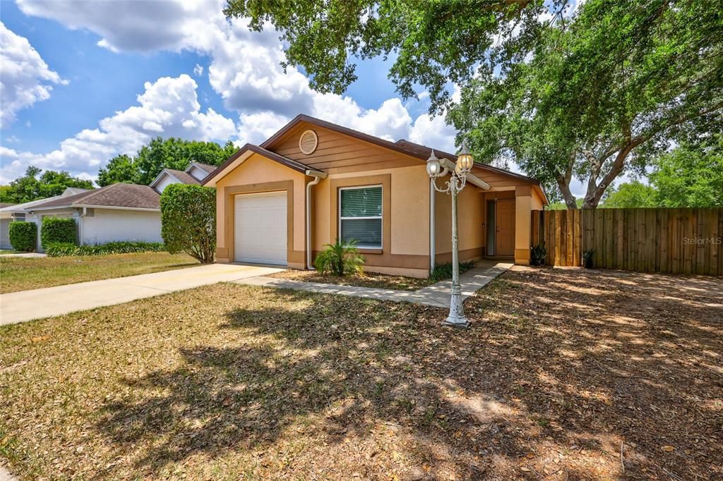 Active With Contract: $309,000 (3 beds, 2 baths, 1000 Square Feet)