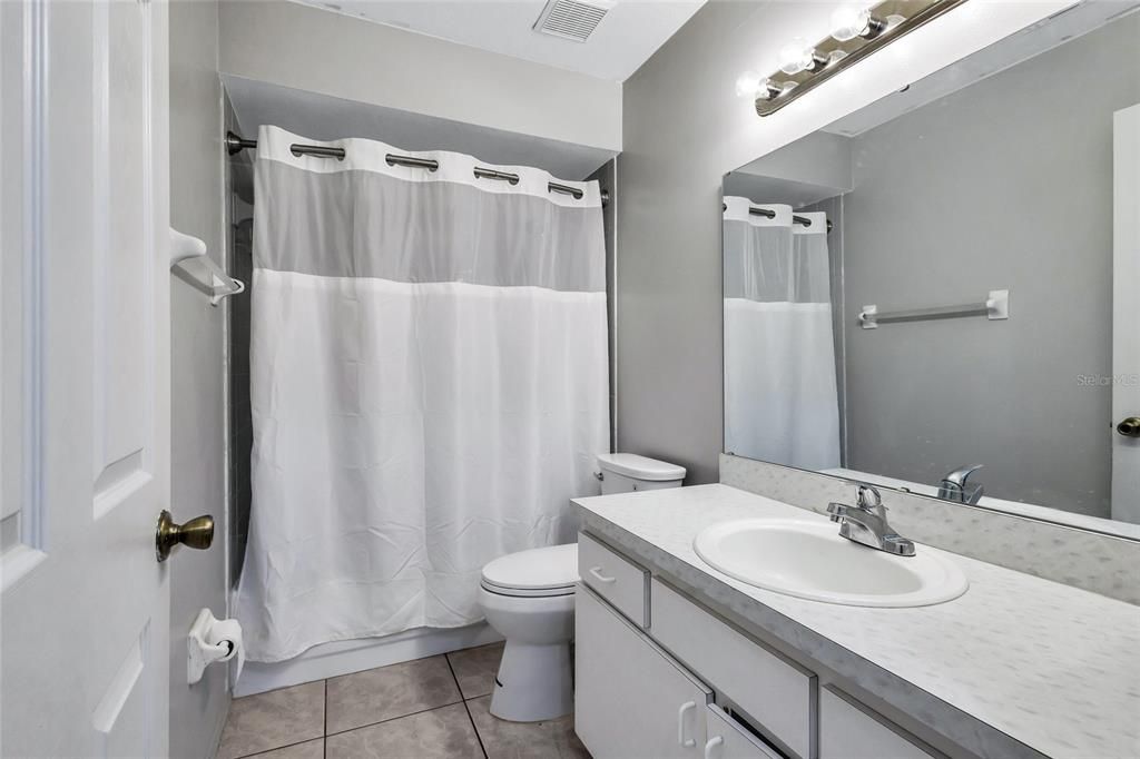 Active With Contract: $309,000 (3 beds, 2 baths, 1000 Square Feet)