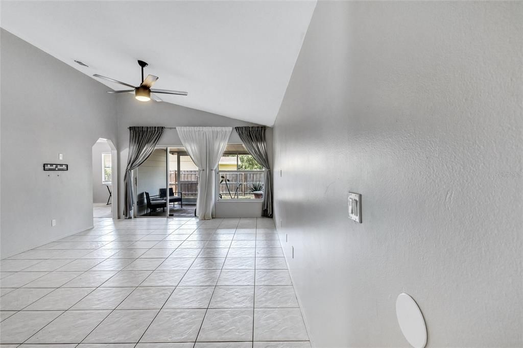 Active With Contract: $309,000 (3 beds, 2 baths, 1000 Square Feet)