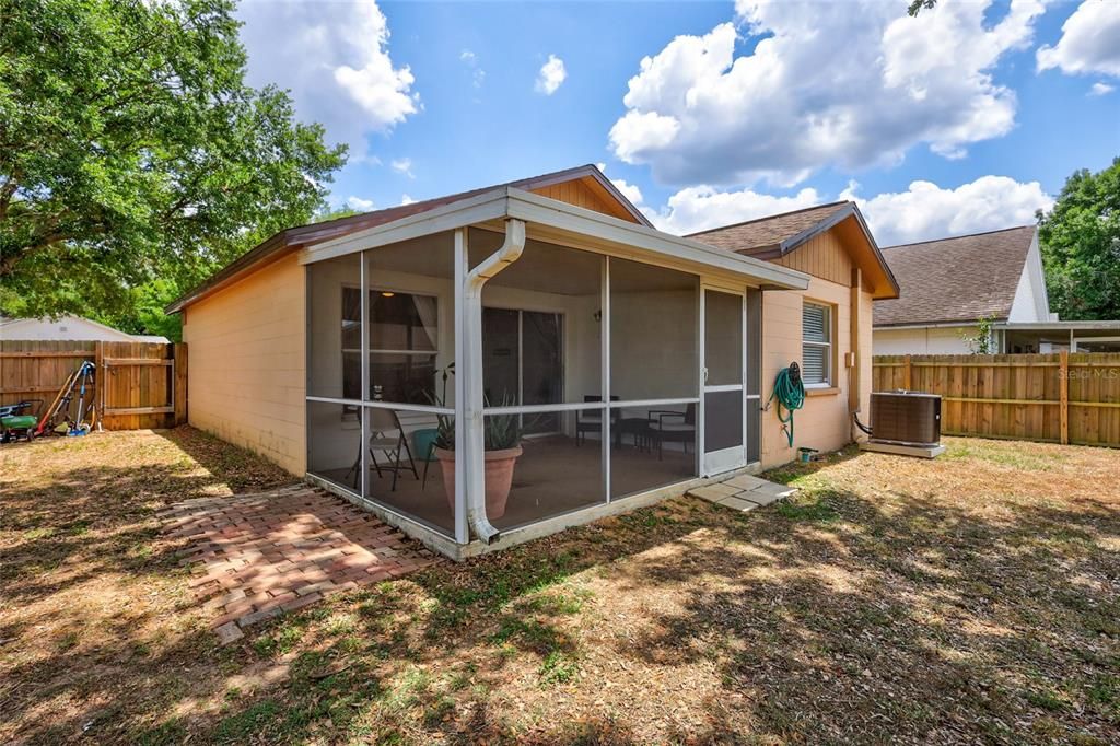 Active With Contract: $309,000 (3 beds, 2 baths, 1000 Square Feet)