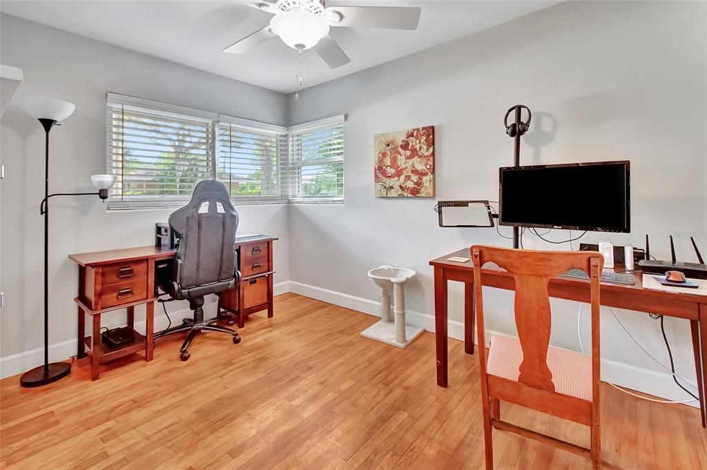 Active With Contract: $329,900 (3 beds, 2 baths, 1546 Square Feet)