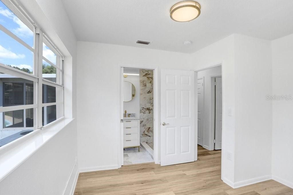 Active With Contract: $365,000 (3 beds, 2 baths, 1032 Square Feet)