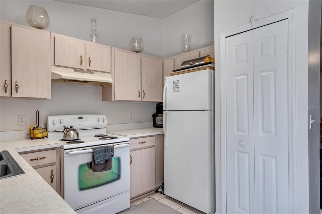 For Sale: $259,900 (3 beds, 2 baths, 1125 Square Feet)