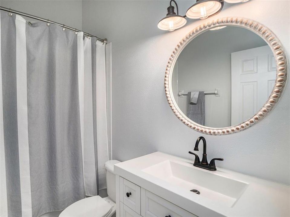 Guest Bath - 11234 Windsor Place Cir