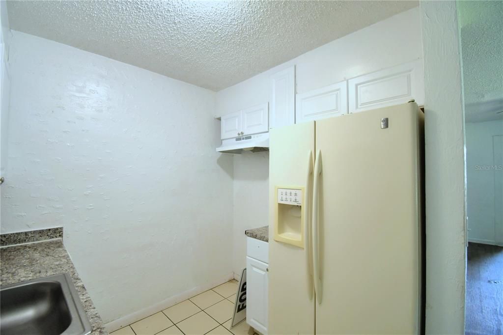 For Rent: $2,000 (3 beds, 1 baths, 816 Square Feet)