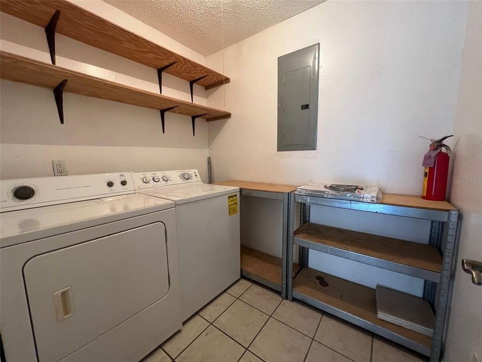 For Sale: $169,000 (3 beds, 2 baths, 1274 Square Feet)