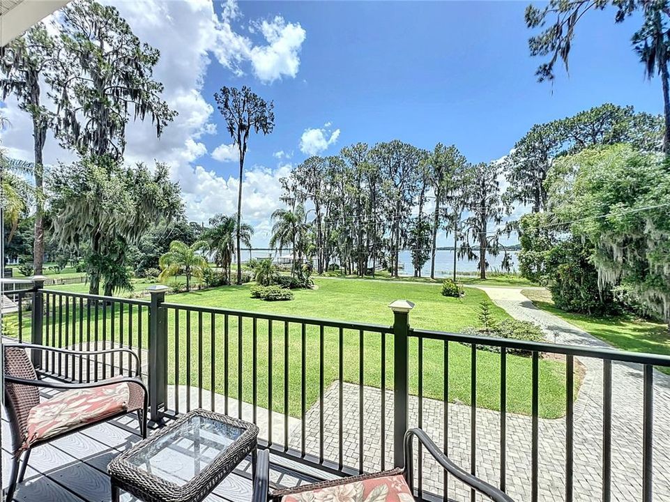 Recently Sold: $980,000 (3 beds, 3 baths, 2115 Square Feet)