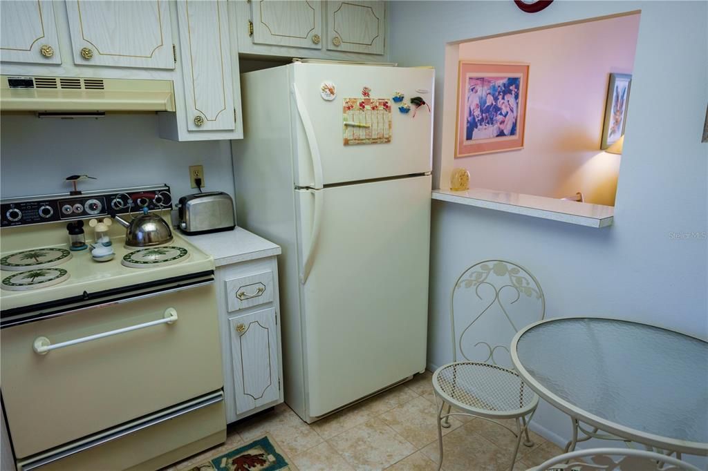 For Sale: $75,000 (1 beds, 1 baths, 780 Square Feet)