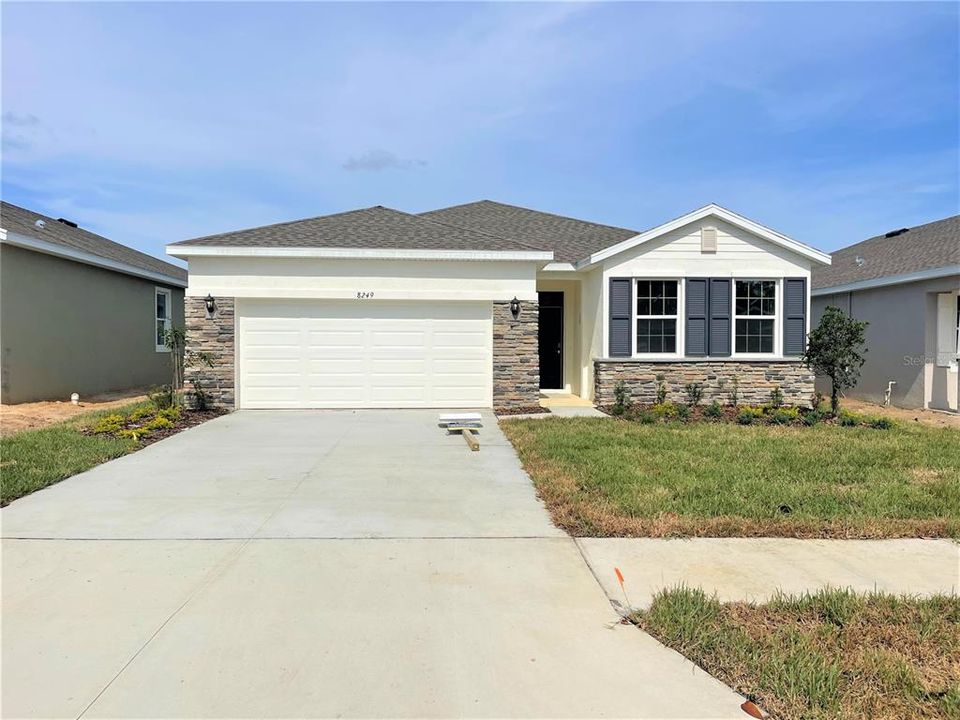 Active With Contract: $2,400 (4 beds, 2 baths, 2043 Square Feet)