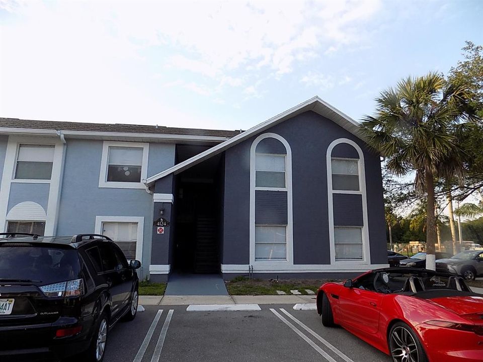 Active With Contract: $1,600 (2 beds, 2 baths, 1006 Square Feet)