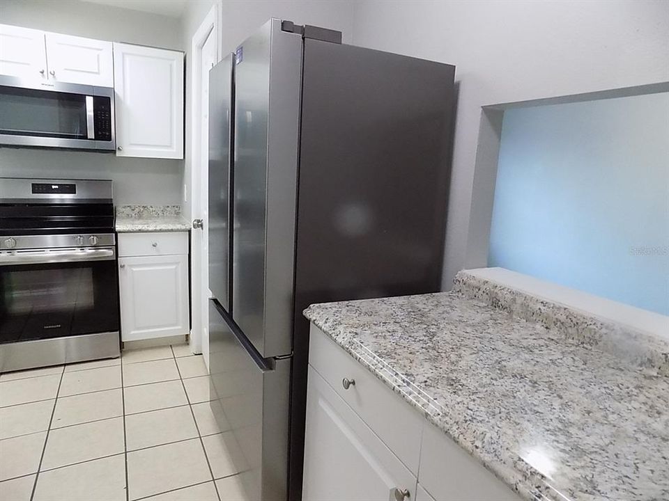 Active With Contract: $1,600 (2 beds, 2 baths, 1006 Square Feet)