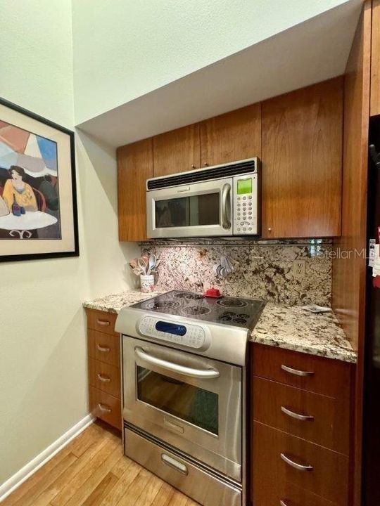 Recently Rented: $1,750 (1 beds, 1 baths, 666 Square Feet)