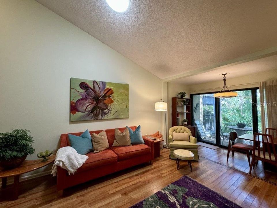 Recently Rented: $1,750 (1 beds, 1 baths, 666 Square Feet)