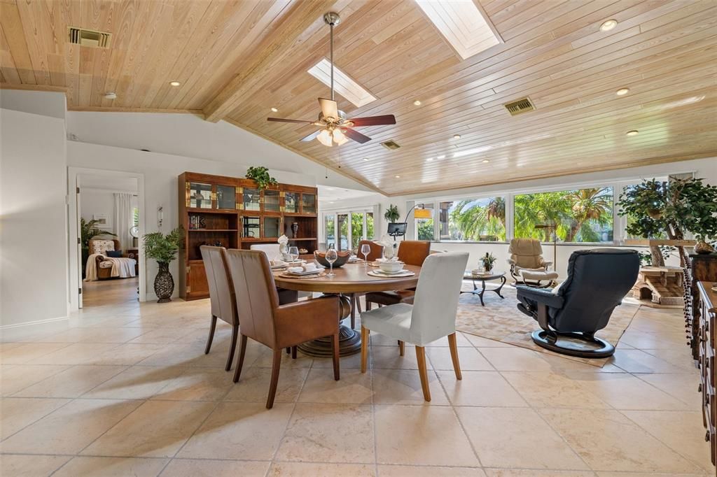 Recently Sold: $1,669,000 (3 beds, 2 baths, 2004 Square Feet)