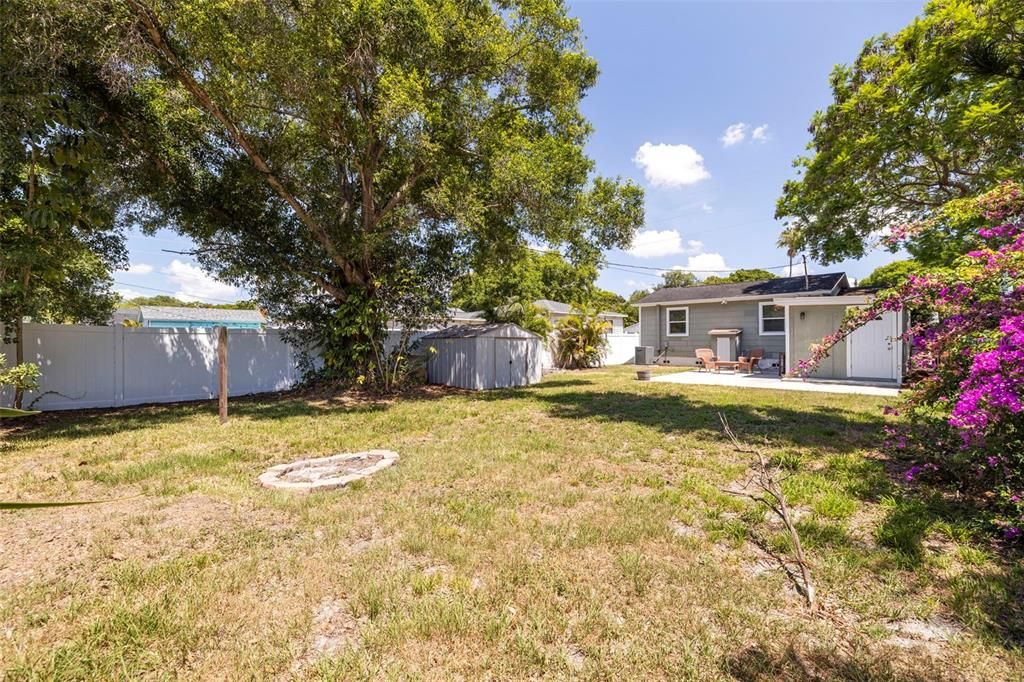 Recently Sold: $395,000 (2 beds, 2 baths, 856 Square Feet)