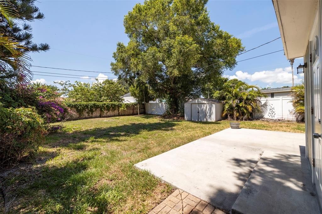 Recently Sold: $395,000 (2 beds, 2 baths, 856 Square Feet)