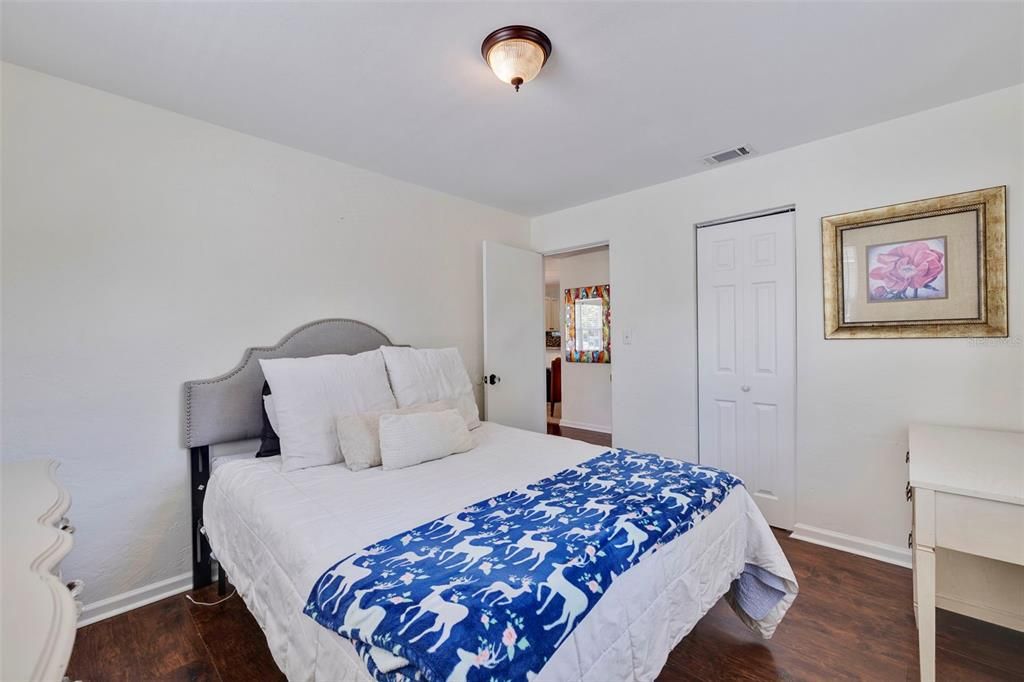 Recently Sold: $395,000 (2 beds, 2 baths, 856 Square Feet)