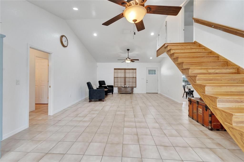 Active With Contract: $365,000 (4 beds, 3 baths, 1952 Square Feet)