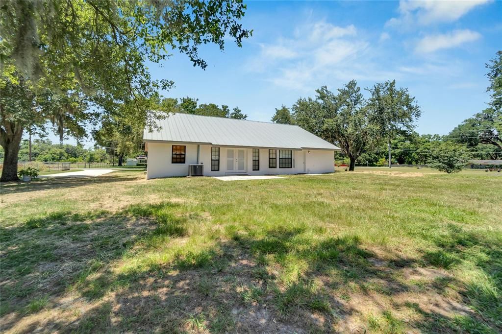 Active With Contract: $365,000 (4 beds, 3 baths, 1952 Square Feet)