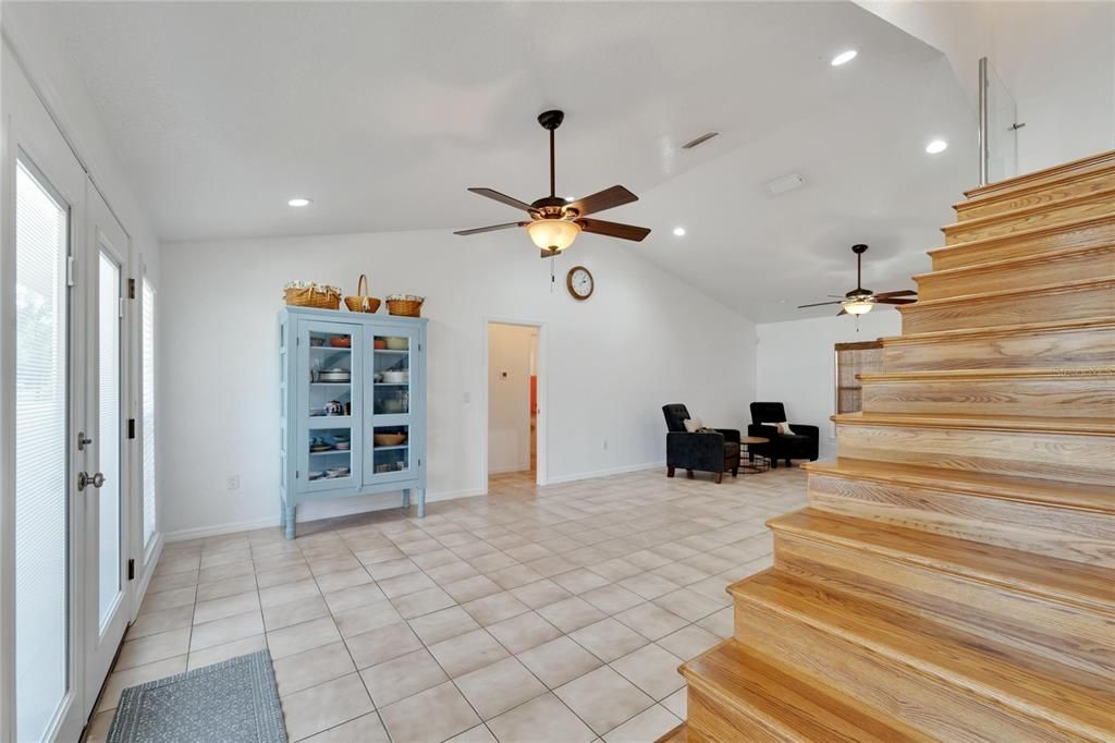 Active With Contract: $365,000 (4 beds, 3 baths, 1952 Square Feet)