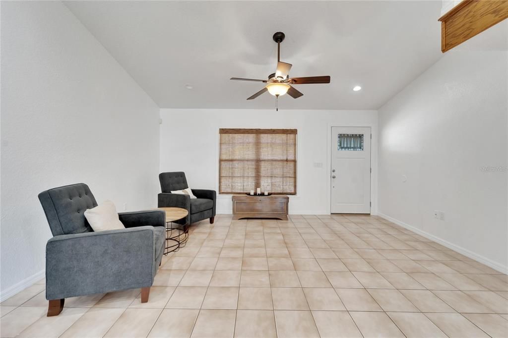 Active With Contract: $365,000 (4 beds, 3 baths, 1952 Square Feet)