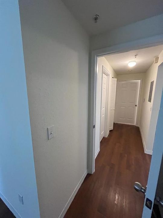 Active With Contract: $1,800 (2 beds, 2 baths, 1051 Square Feet)