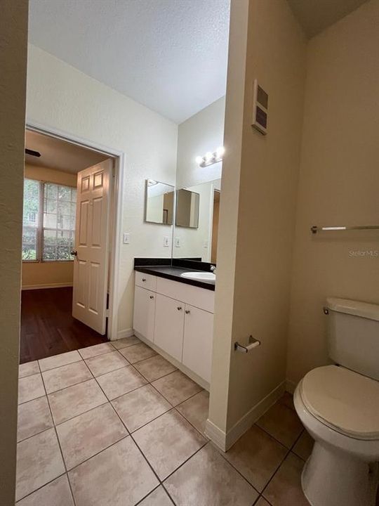 Active With Contract: $1,800 (2 beds, 2 baths, 1051 Square Feet)