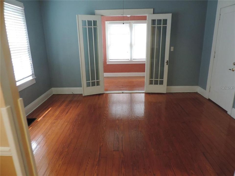 Recently Rented: $1,150 (1 beds, 1 baths, 980 Square Feet)