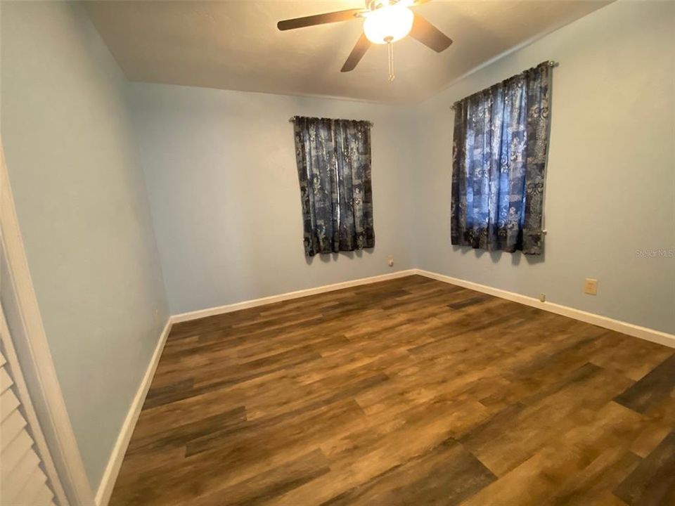 For Sale: $179,900 (3 beds, 1 baths, 1036 Square Feet)