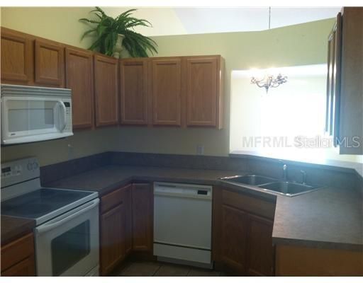 For Rent: $2,100 (3 beds, 2 baths, 1156 Square Feet)