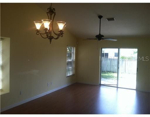 For Rent: $2,100 (3 beds, 2 baths, 1156 Square Feet)