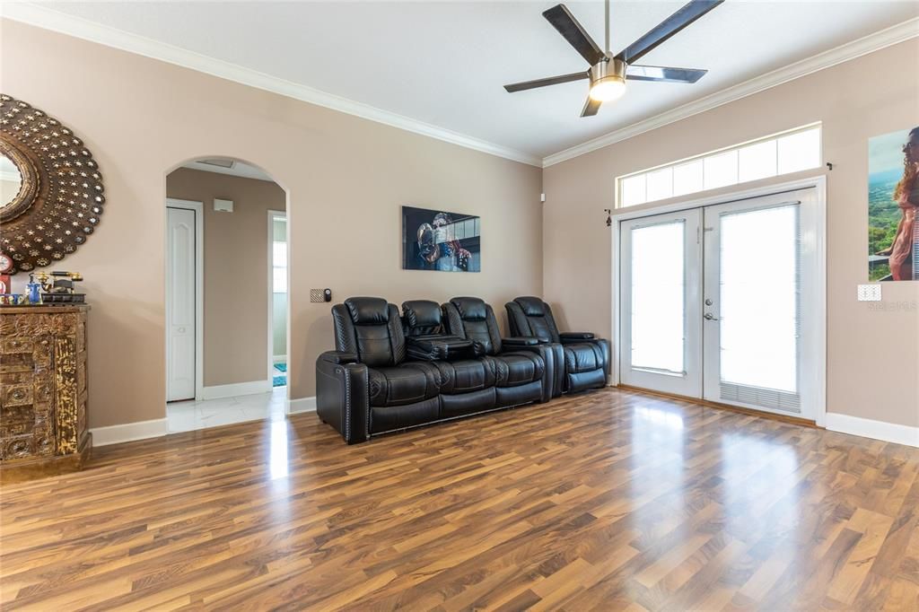 For Sale: $344,000 (3 beds, 2 baths, 1704 Square Feet)