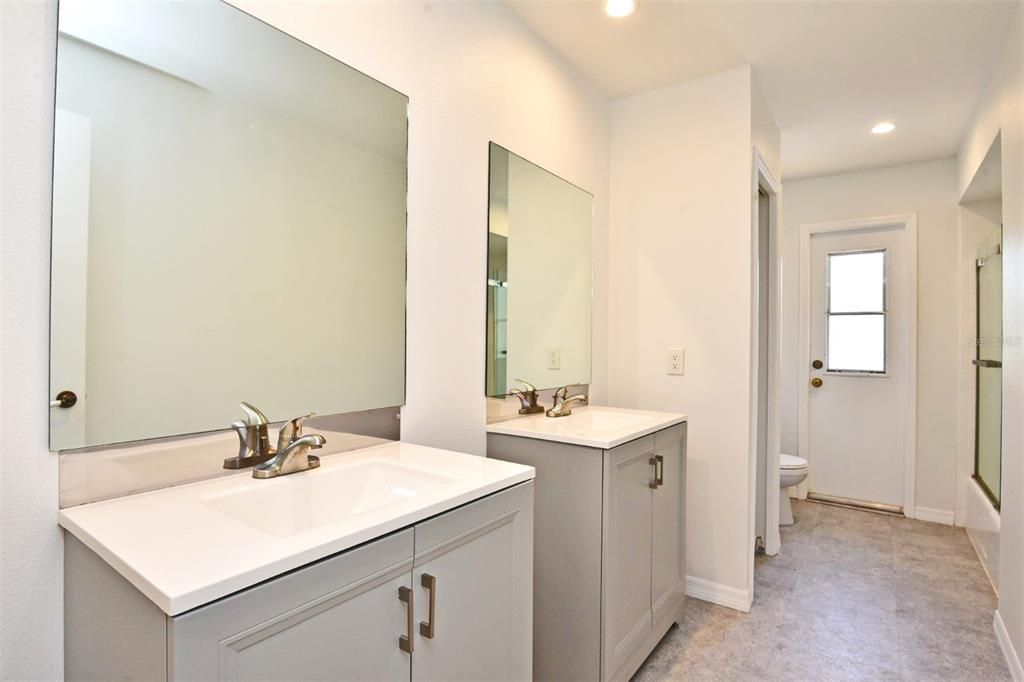 Active With Contract: $2,950 (3 beds, 2 baths, 2743 Square Feet)