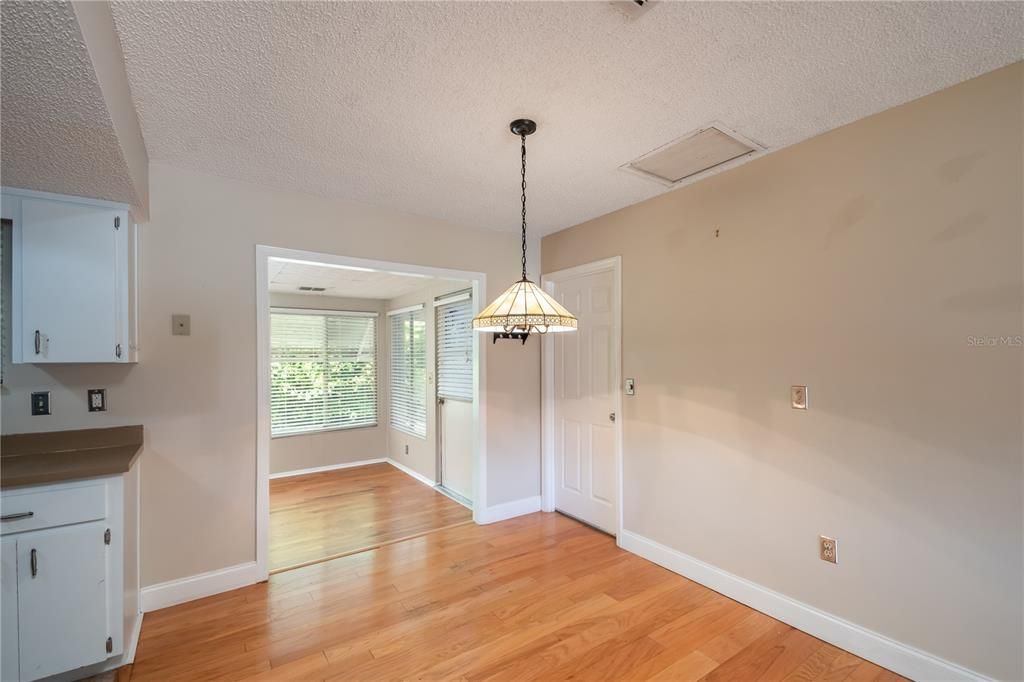 Active With Contract: $175,000 (2 beds, 2 baths, 1086 Square Feet)