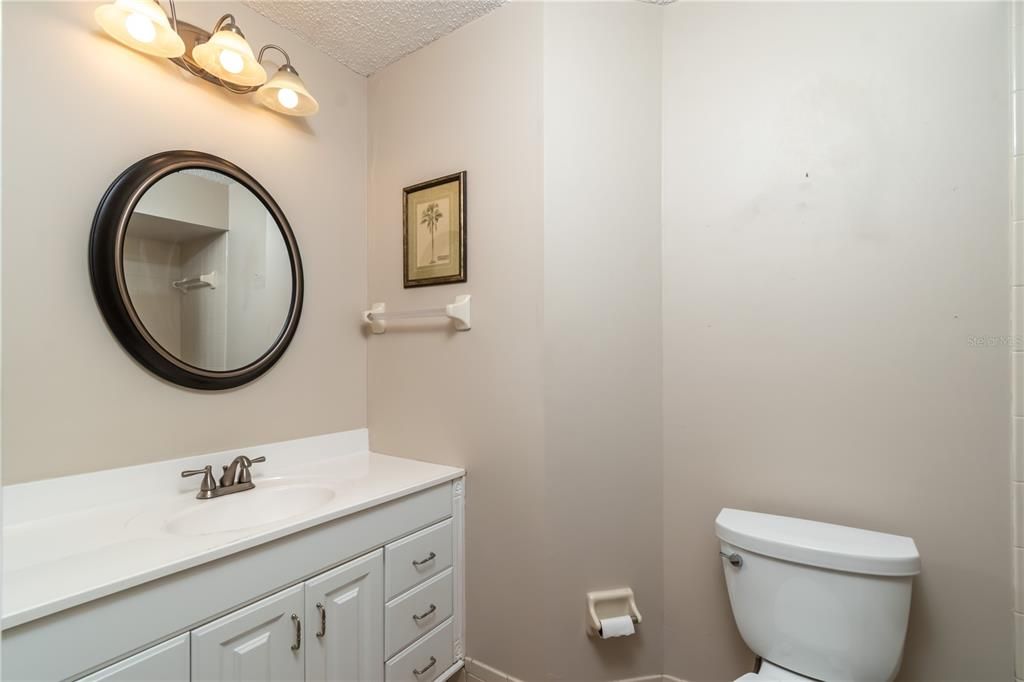 Active With Contract: $175,000 (2 beds, 2 baths, 1086 Square Feet)