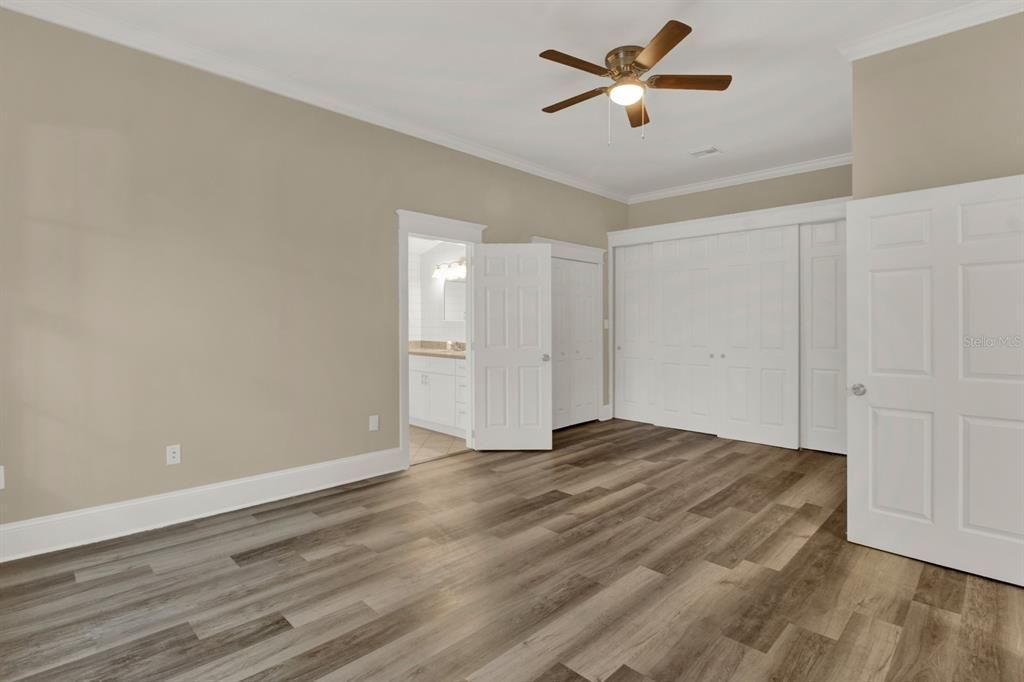 Active With Contract: $290,000 (3 beds, 2 baths, 1662 Square Feet)