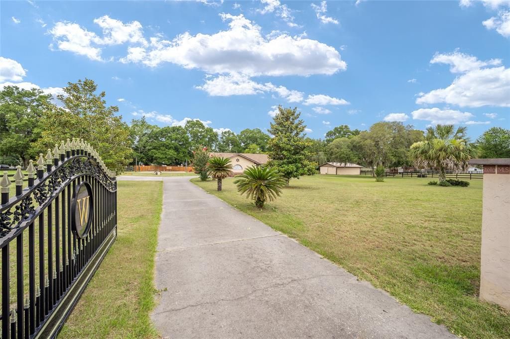 Active With Contract: $629,750 (4 beds, 3 baths, 2589 Square Feet)